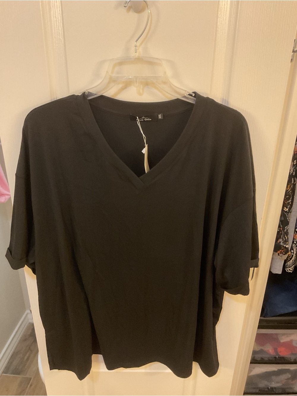 Relaxed V-Neck Short Sleeve Tee - Black